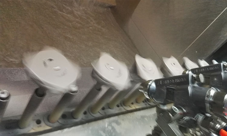 墻壁開關自動噴涂線